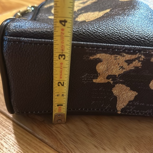 Globe Print Crossbody Purse - Picture 4 of 9